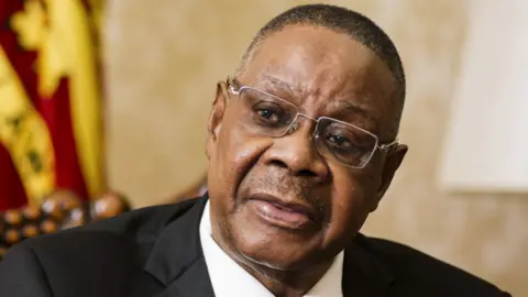 L’ex-président du Malawi Peter Mutharika revient au pouvoir à 85 ans