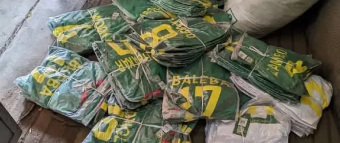 Garoua-Boulaï : Plus de 2 500 maillots contrefaits saisis