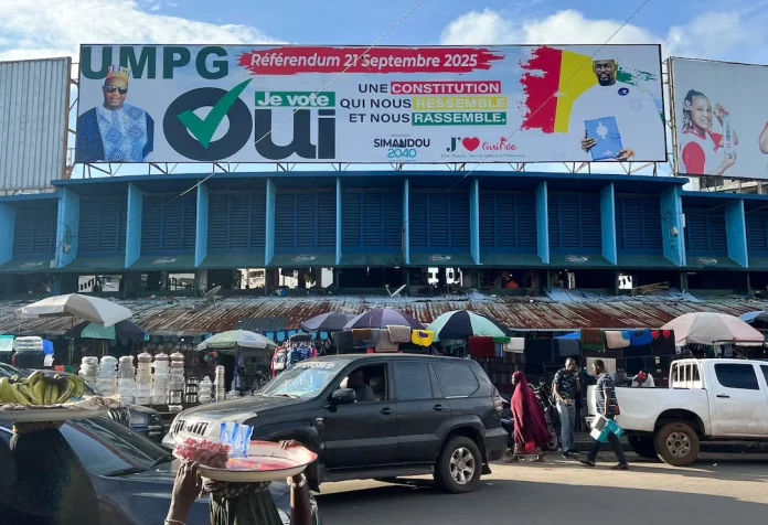 Référendum : les Guinéens votent en nombre en vue d’un retour à l’ordre constitutionnel