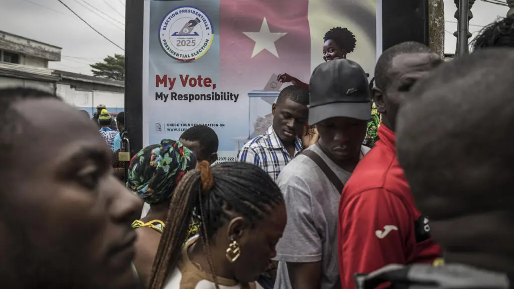 Cameroun aux urnes pour la présidentielle : Biya face à 11 rivaux