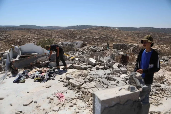 Cisjordanie: harcelée par des colons, une communauté bédouine rongée par l’angoisse