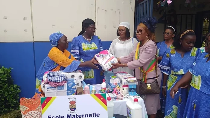 Douala 1er : Des paquets municipaux aux écoles