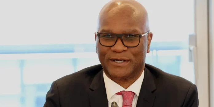 L’ambassadeur d’Afrique du Sud retrouvé mort à Paris au pied d’un hôtel, possible suicide