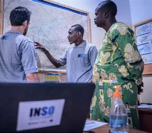 Burkina: trois responsables européens d’une ONG, dont deux Français, arrêtés pour espionnage