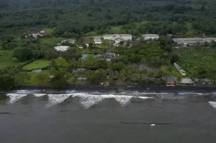 Dans le sud-ouest du Cameroun, le tourisme tente de survivre au conflit séparatiste