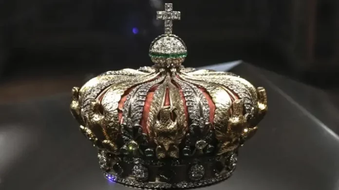 Vol spectaculaire de joyaux d’une valeur « inestimable » au musée du Louvre