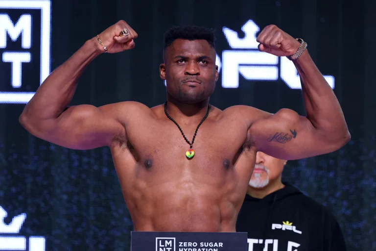 Francis Ngannou controversé au Cameroun : un héros devenu figure contestée