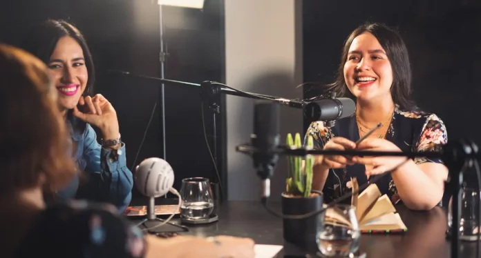 Le podcast filmé propulse les plateformes vidéo vers une nouvelle ère du streaming