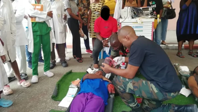 Hôpital Général de Douala: Les portes des Urgences ouvertes