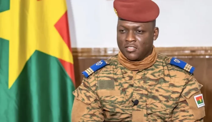 Burkina Faso : La junte dissout les partis politiques