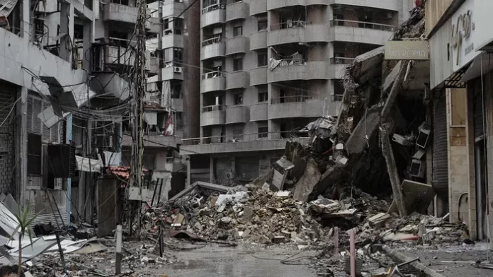 Frappes israéliennes sur Beyrouth : le Hezbollah annonce des combats au corps à corps à la frontière