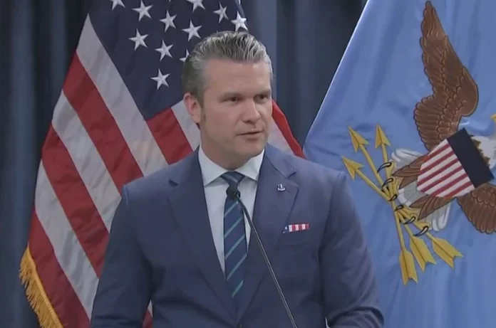 Hegseth musèle la presse : le Pentagone tient les médias à distance pendant la guerre contre l’Iran