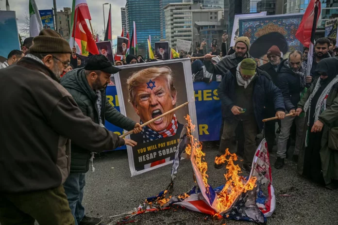 Premières victimes américaines en Iran : la guerre s’embrase dans tout le Moyen-Orient