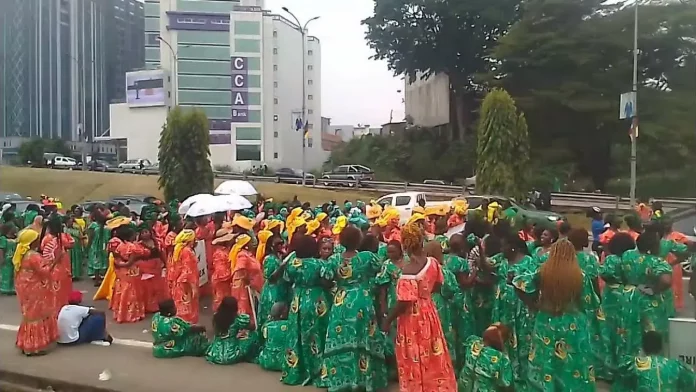 Douala : Les femmes célèbrent le 8 mars par un grand défilé