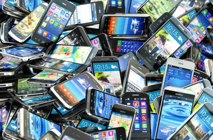 Téléphones : le dédouanement devient obligatoirement numérique