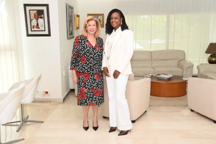 Côte d’Ivoire : Charlotte Dipanda reçue par Dominique Ouattara