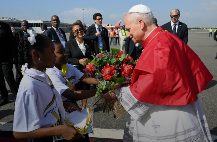 pape en Angola