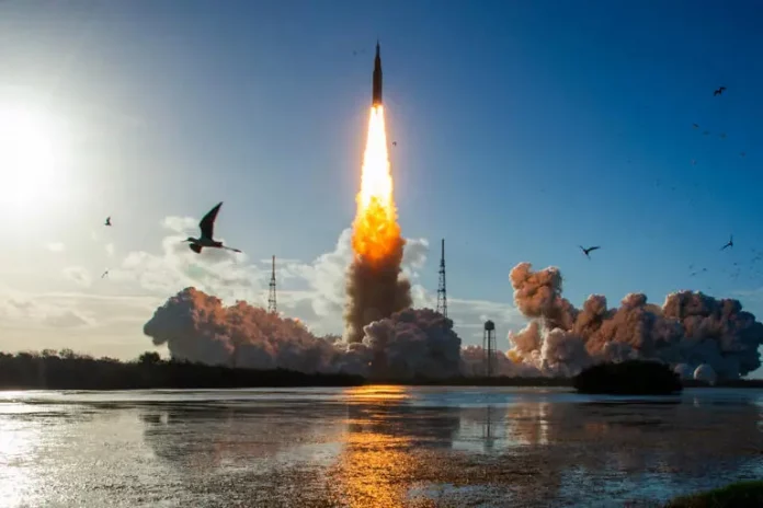 Retour vers la Lune : Artémis 2 envoie quatre astronautes pour la première fois depuis 1972