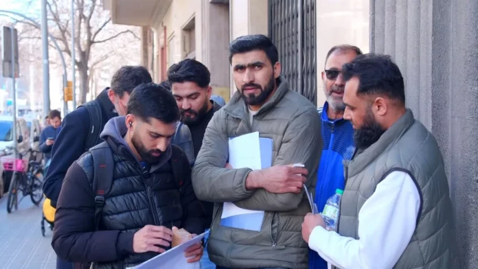 Régularisation des migrants en Espagne : l’espoir face au marathon administratif