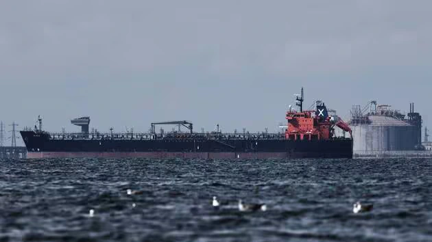 TotalEnergies et les profits de la crise pétrolière : comment le géant pétrolier a empoché un milliard en mars