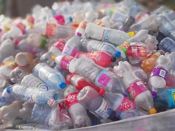Environnement : Les bouteilles en plastique résistent à Douala