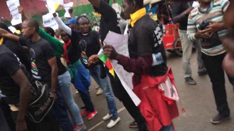 Douala : Le préfet interdit la manifestation « vendredi en noir »