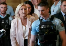 Marine Le Pen candidate : une campagne lancée sous le feu des critiques Marine Le Pen candidate