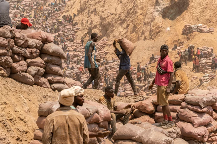 RDC : le gouvernement enquête sur la présence suspecte d’uranium dans le cobalt