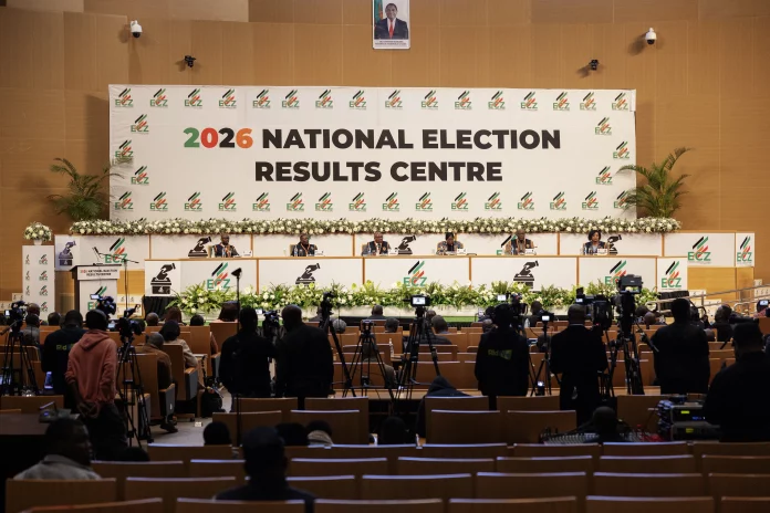 Élection présidentielle en Zambie : le dépouillement reprend après une suspension sans précédent