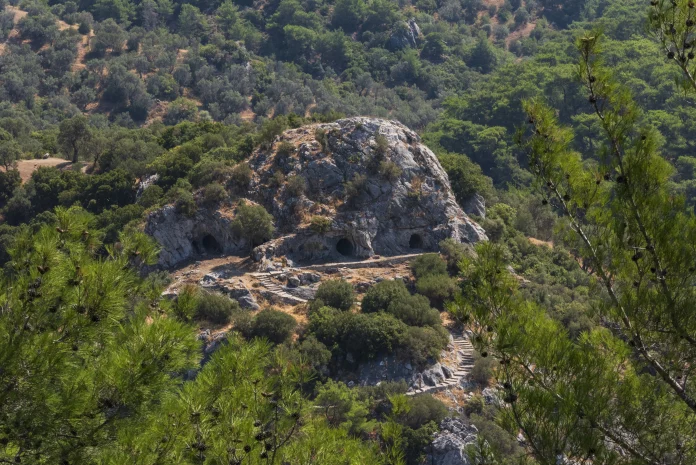 Grotte d’Homère à Bornova : la Turquie revendique la naissance de l’Odyssée