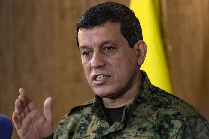 Intégration des institutions kurdes : Mazloum Abdi acte la fin de l’autonomie en Syrie