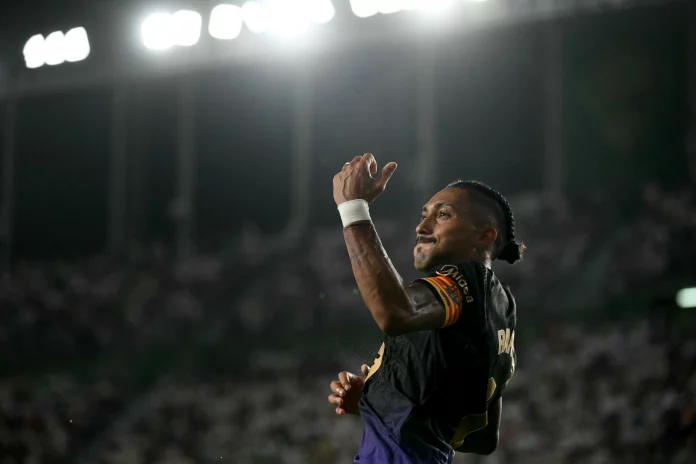 Le Barça écrase Elche 5-0 et lance sa quête d’un troisième titre