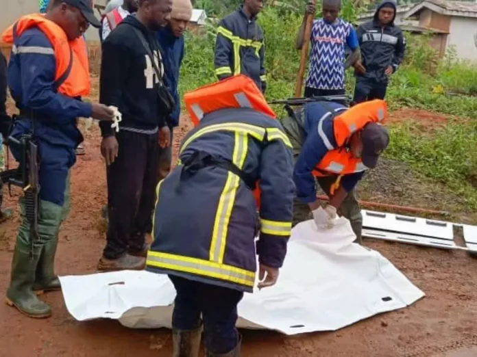 Drame à Bamenda : Deux enfants meurent sous la pluie
