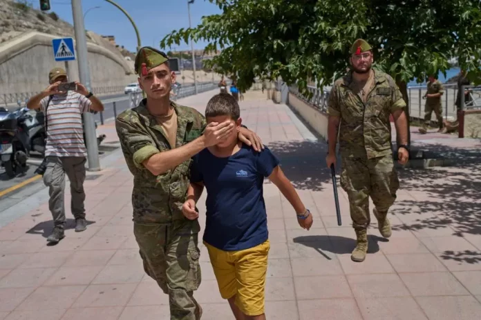 Ceuta : Plus de 1 000 mineurs dans des centres saturés