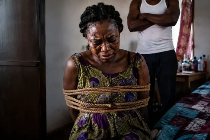Bonabéri : Une femme ligotée par son mari