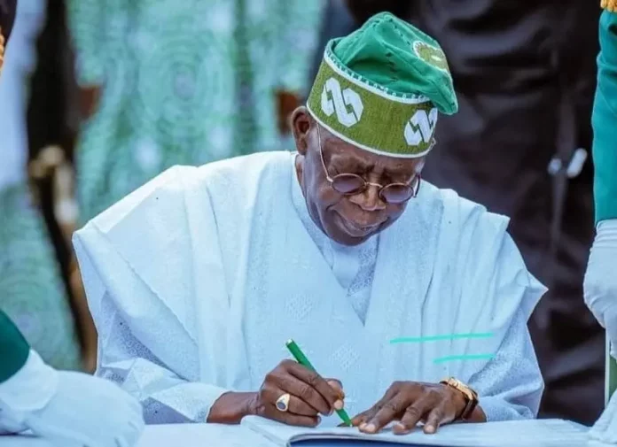 Nigeria : la solde des militaires augmente de 30 % à 80 %