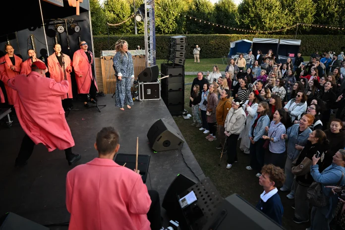 Chorales de rue russes : chanter ensemble pour tout oublier