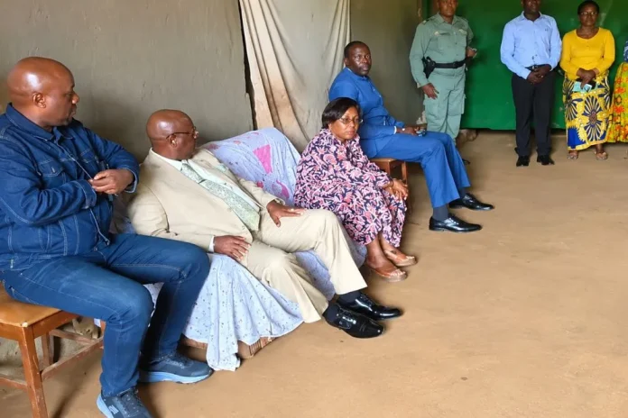 Décès d’Ozanne : Nalova Lyonga en visite au collège De La Salle