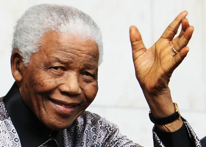 Afrique du Sud : Non à la vente aux enchères des affaires de Mandela